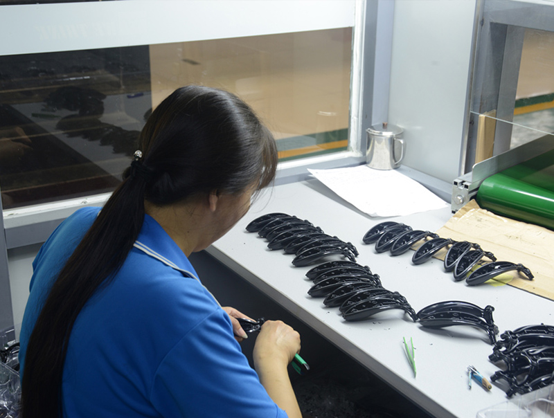 检查模具产品